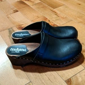 Sandgrens clogs. 💯 Authentic. NWOT.